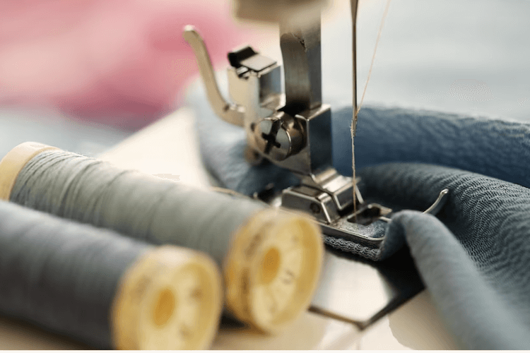 Jak działa maszyna do haftowania?